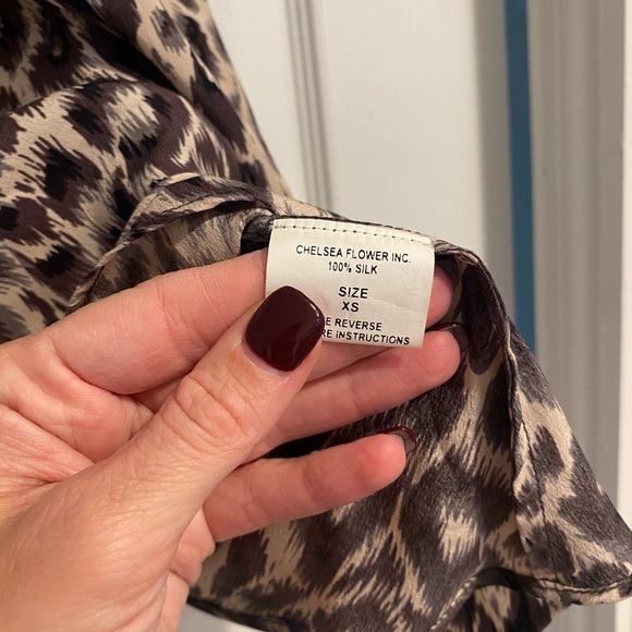 Silk Animal Print Top. Tie Back - Picture 4 of 4